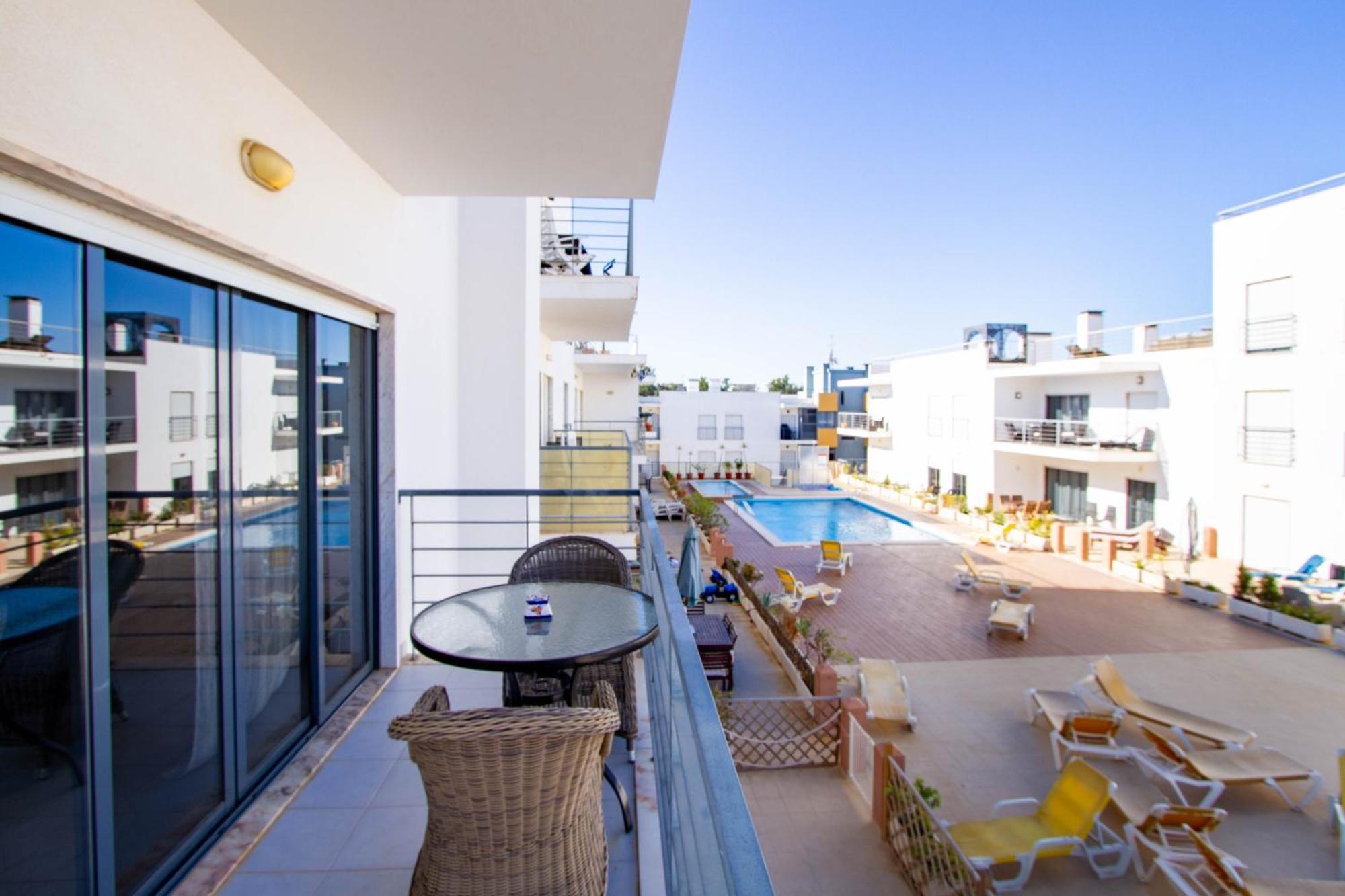 Апартаменты Casa Happiness, Swimming Pool, Fast Wifi, Parking Лагуш Экстерьер фото
